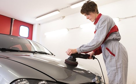 Pulizia ed igienizzazione interni auto